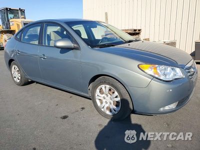 Czwarte zdjęcie samochodu z boku: 2010 HYUNDAI ELANTRA GLS VIN:KMHDU4AD1AU944927 - miniatura