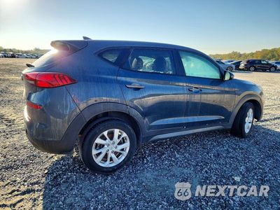 Trzecie zdjęcie samochodu z tyłu: 2019 HYUNDAI TUCSON SE VIN:KM8J23A47KU916215 - miniatura