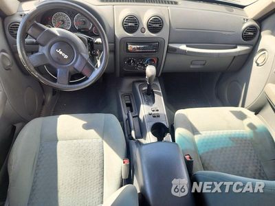 Zdjęcie 8 z 12 samochodu: 2007 JEEP LIBERTY SPORT VIN:1J4GK48K47W648917 - miniatura