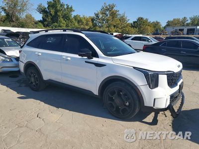 Czwarte zdjęcie samochodu z boku: 2026 KIA SORENTO X-LINE SX VIN:5XYRKDJFXTG452032 - miniatura