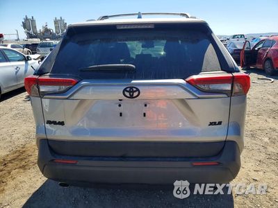Zdjęcie 6 z 13 samochodu: 2019 TOYOTA RAV4 XLE VIN:2T3W1RFV5KW043133 - miniatura