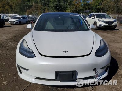 Piąte zdjęcie samochodu w środku: 2019 TESLA MODEL 3 VIN:5YJ3E1EA3KF407613 - miniatura