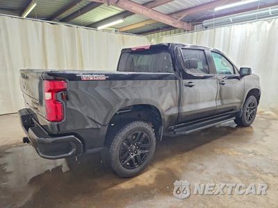 Trzecie zdjęcie samochodu z tyłu: 2022 CHEVROLET SILVERADO K1500 TRAIL BOSS CUSTOM VIN:3GCPDCED2NG611702 - miniatura