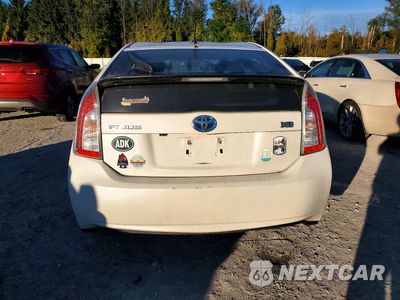 Zdjęcie 6 z 12 samochodu: 2015 TOYOTA PRIUS TWO VIN:JTDKN3DU3F1881658 - miniatura