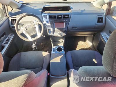 Zdjęcie 8 z 12 samochodu: 2012 TOYOTA PRIUS V THREE VIN:JTDZN3EU6C3033688 - miniatura