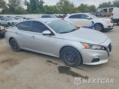 Czwarte zdjęcie samochodu z boku: 2019 NISSAN ALTIMA S VIN:1N4BL4BV3KC242899 - miniatura