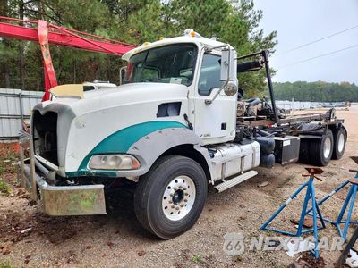 2016 MACK GU713 ROLL-OFF CONTAINER TRUCK 1M2AX33C1GM010736 - główne zdjęcie licytacji z USA - miniatura