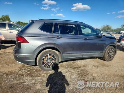 Trzecie zdjęcie samochodu z tyłu: 2021 VOLKSWAGEN TIGUAN SE VIN:3VV3B7AX6MM048747 - miniatura