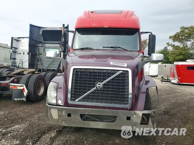 Piąte zdjęcie samochodu w środku: 2007 VOLVO VNL SEMI TRUCK VIN:4V4NC9GHX7N469160 - miniatura