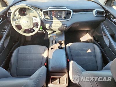 Zdjęcie 8 z 13 samochodu: 2019 KIA SORENTO L VIN:5XYPG4A38KG596658 - miniatura