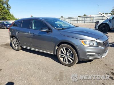 Czwarte zdjęcie samochodu z boku: 2018 VOLVO V60 CROSS COUNTRY PREMIER VIN:YV440MWK3J2044336 - miniatura