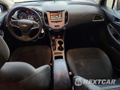 Zdjęcie 8 z 12 samochodu: 2018 CHEVROLET CRUZE LS VIN:1G1BC5SM5J7133562 - miniatura