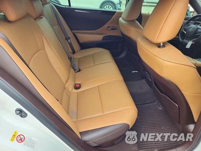 Zdjęcie 10 z 12 samochodu: 2019 LEXUS ES 300H VIN:JTHB21B13K2031165 - miniatura