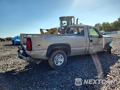 Trzecie zdjęcie samochodu z tyłu: 2005 CHEVROLET SILVERADO K2500 HEAVY DUTY VIN:1GCHK24U95E264916 - miniatura