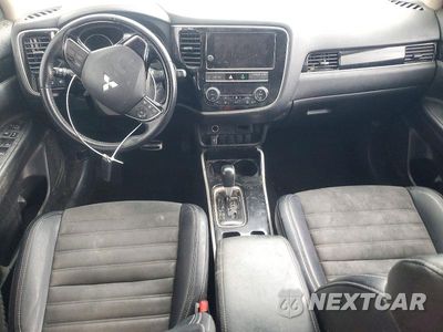 Zdjęcie 8 z 13 samochodu: 2019 MITSUBISHI OUTLANDER SE VIN:JA4AD3A30KZ049582 - miniatura