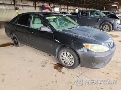 Czwarte zdjęcie samochodu z boku: 2005 TOYOTA CAMRY LE VIN:4T1BE30K75U402445 - miniatura