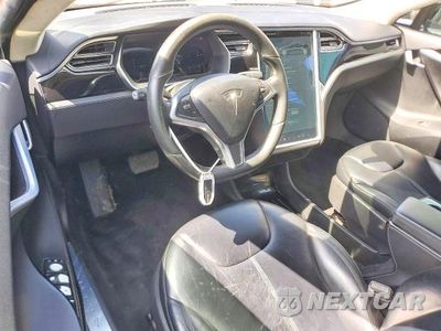 Zdjęcie 8 z 12 samochodu: 2015 TESLA MODEL S VIN:5YJSA1E27FF119731 - miniatura