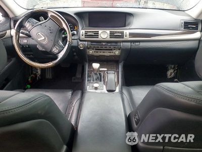 Zdjęcie 8 z 12 samochodu: 2017 LEXUS LS 460 VIN:JTHCL5EF2H5029074 - miniatura