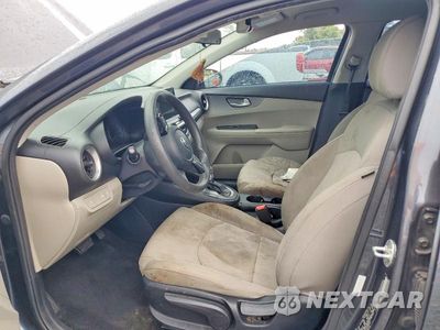 Zdjęcie 7 z 12 samochodu: 2019 KIA FORTE LXS VIN:3KPF24AD7KE014727 - miniatura