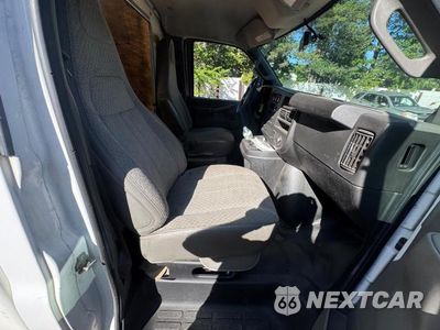 Piąte zdjęcie samochodu w środku: 2019 CHEVROLET EXPRESS G3500 VIN:1GB0GRFG5K1261632 - miniatura