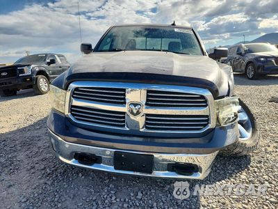 Piąte zdjęcie samochodu w środku: 2017 RAM 1500 SLT VIN:3C6RR7LT0HG511038 - miniatura