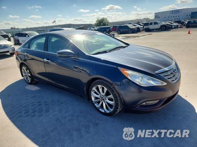 Czwarte zdjęcie samochodu z boku: 2013 HYUNDAI SONATA SE VIN:5NPEC4AC4DH525729 - miniatura