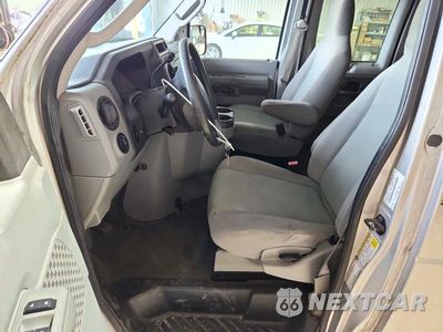 Zdjęcie 7 z 13 samochodu: 2011 FORD ECONOLINE E350 SUPER DUTY WAGON VIN:1FDNE3BL6BDA52465 - miniatura