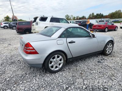 Trzecie zdjęcie samochodu z tyłu: 1998 MERCEDES-BENZ SLK 230 KOMPRESSOR VIN:WDBKK47F7WF045851 - miniatura