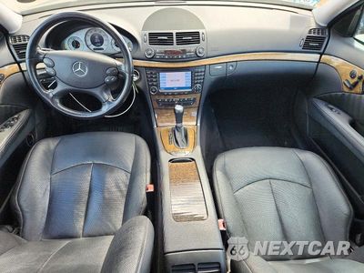 Zdjęcie 8 z 13 samochodu: 2007 MERCEDES-BENZ E 550 4MATIC VIN:WDBUF90X77X213013 - miniatura