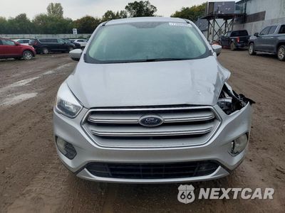 Piąte zdjęcie samochodu w środku: 2019 FORD ESCAPE SE VIN:1FMCU0GD9KUA33547 - miniatura
