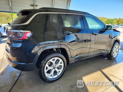 Trzecie zdjęcie samochodu z tyłu: 2025 JEEP COMPASS LATITUDE VIN:3C4NJDBN2ST597869 - miniatura
