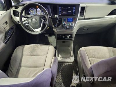 Zdjęcie 8 z 13 samochodu: 2020 TOYOTA SIENNA L VIN:5TDZZ3DC2LS027754 - miniatura