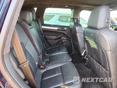 Zdjęcie 10 z 12 samochodu: 2014 PORSCHE CAYENNE GTS VIN:WP1AD2A21ELA76111 - miniatura