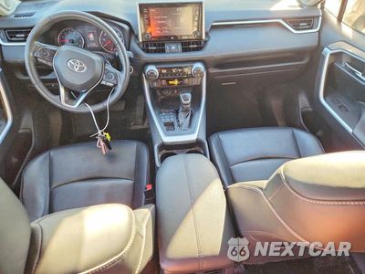 Zdjęcie 8 z 13 samochodu: 2019 TOYOTA RAV4 XLE PREMIUM VIN:JTMA1RFV2KD507664 - miniatura