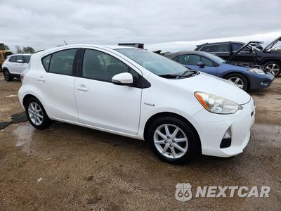 Czwarte zdjęcie samochodu z boku: 2013 TOYOTA PRIUS C THREE VIN:JTDKDTB35D1058871 - miniatura