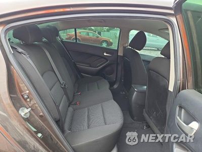 Zdjęcie 10 z 12 samochodu: 2017 KIA FORTE LX VIN:3KPFK4A79HE035050 - miniatura