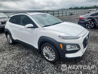 Czwarte zdjęcie samochodu z boku: 2021 HYUNDAI KONA SEL PLUS VIN:KM8K62AA6MU712890 - miniatura
