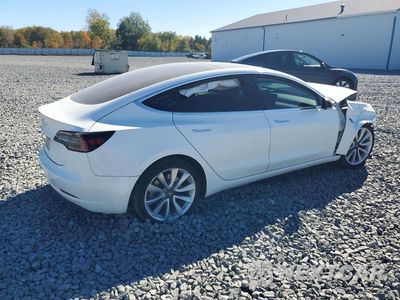 Trzecie zdjęcie samochodu z tyłu: 2019 TESLA MODEL 3 VIN:5YJ3E1EA6KF412921 - miniatura