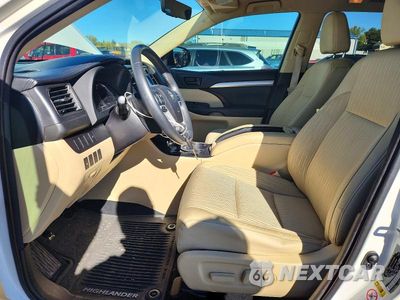 Zdjęcie 7 z 13 samochodu: 2015 TOYOTA HIGHLANDER LE PLUS VIN:5TDZKRFH6FS070837 - miniatura