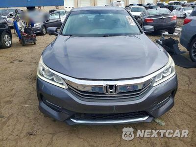 Piąte zdjęcie samochodu w środku: 2017 HONDA ACCORD EX VIN:1HGCR2F7XHA132628 - miniatura