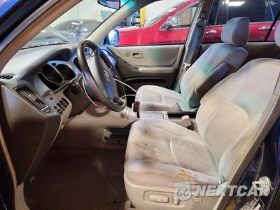 Zdjęcie 7 z 13 samochodu: 2004 TOYOTA HIGHLANDER BASE VIN:JTEEP21A940062325 - miniatura