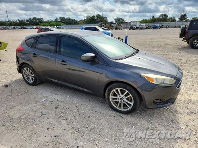 Czwarte zdjęcie samochodu z boku: 2018 FORD FOCUS SE VIN:1FADP3K25JL321700 - miniatura