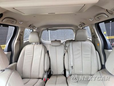 Zdjęcie 10 z 13 samochodu: 2013 TOYOTA SIENNA XLE 8-PASSENGER VIN:5TDYK3DC0DS335832 - miniatura