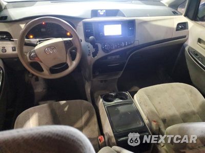 Zdjęcie 8 z 13 samochodu: 2014 TOYOTA SIENNA LE VIN:5TDJK3DC4ES080086 - miniatura