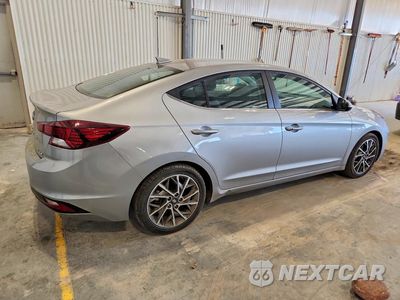 Trzecie zdjęcie samochodu z tyłu: 2020 HYUNDAI ELANTRA LIMITED VIN:5NPD84LF0LH573991 - miniatura