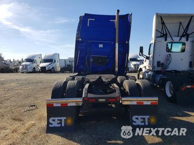 Zdjęcie 6 z 14 samochodu: 2014 VOLVO VNL SEMI TRUCK VIN:4V4NC9KK5EN153388 - miniatura
