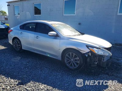 Czwarte zdjęcie samochodu z boku: 2017 NISSAN ALTIMA 2.5 SL VIN:1N4AL3AP8HC184550 - miniatura