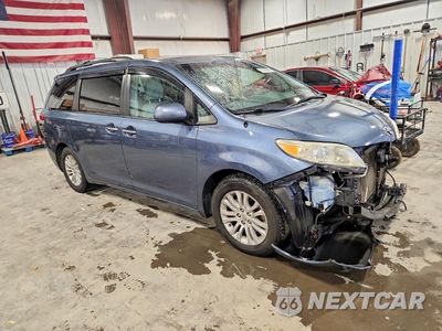 Czwarte zdjęcie samochodu z boku: 2014 TOYOTA SIENNA XLE 8-PASSENGER VIN:5TDYK3DC0ES472108 - miniatura