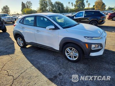 Czwarte zdjęcie samochodu z boku: 2019 HYUNDAI KONA SE VIN:KM8K12AA4KU330515 - miniatura