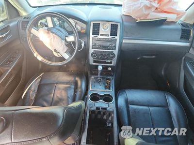 Zdjęcie 8 z 12 samochodu: 2010 CHRYSLER 300 TOURING VIN:2C3CA5CV1AH195655 - miniatura